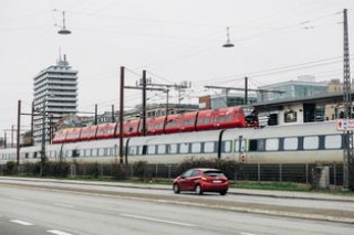 北京到深圳火车(火车票最低4折！涉及1300余趟动车组列车→)