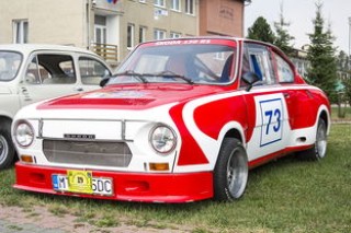 易丰运车电话(车主找“易丰运车”托运汽车，卡了20天还没发车)