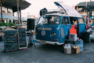 易丰运车官网(车主找“易丰运车”托运汽车，卡了20天还没发车)