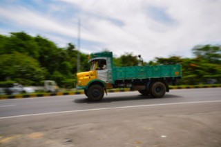 德邦汽车托运(德邦快递：从央视镜头到用户口碑的节后托运故事)
