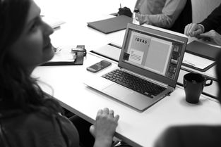 国际物流需要快递证(2025高职物流管理专业要考啥证？)  第1张